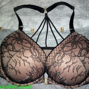 Victoria's Secret 34D Bombshell Plunge add 2 cups NWOT sexy!